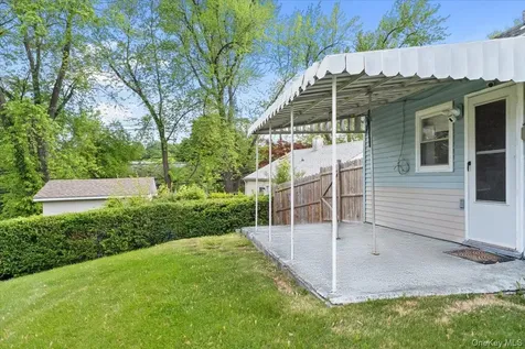 8 Cayuga Drive Peekskill NY 10566