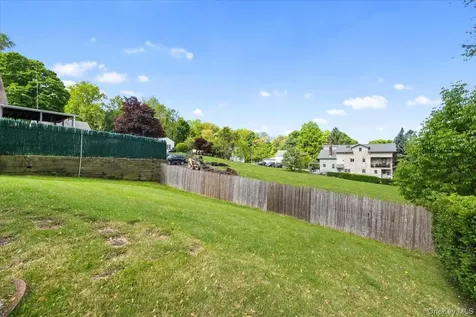 8 Cayuga Drive Peekskill NY 10566