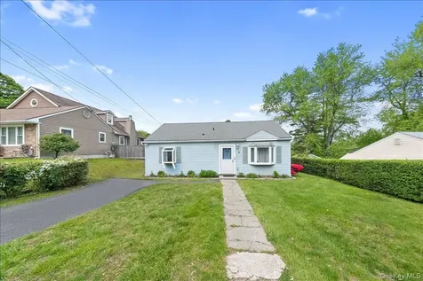 8 Cayuga Drive Peekskill NY 10566