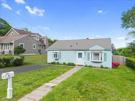 8 Cayuga Drive Peekskill NY 10566