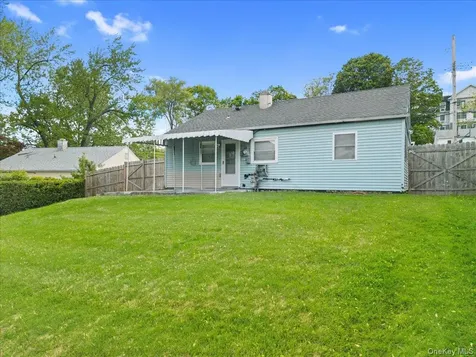 8 Cayuga Drive Peekskill NY 10566