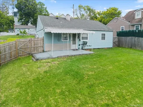 8 Cayuga Drive Peekskill NY 10566