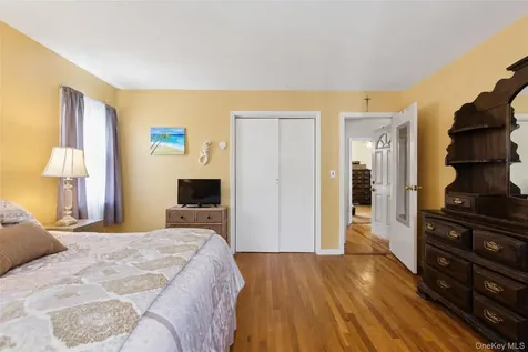 325 Glenbrook Avenue Yonkers NY 10705