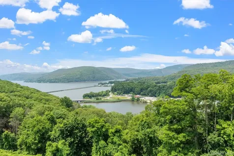 1 Lakeview Drive Peekskill NY 10566