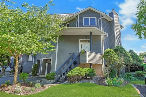 34 Village Green Bardonia NY 10954