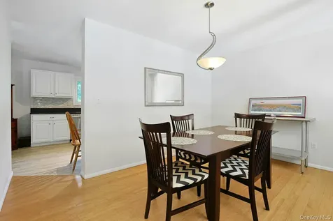34 Village Green Bardonia NY 10954