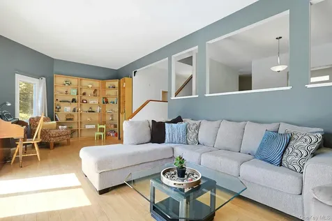 34 Village Green Bardonia NY 10954