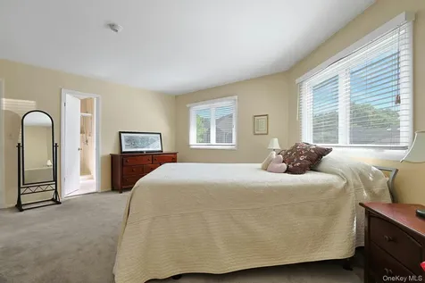 34 Village Green Bardonia NY 10954