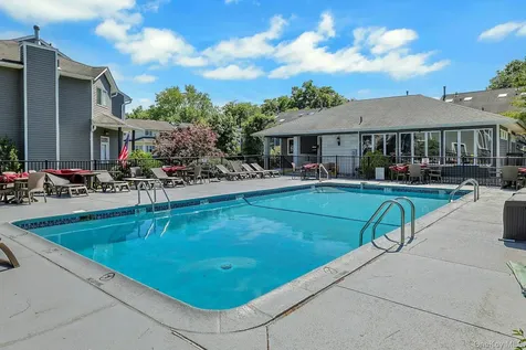 34 Village Green Bardonia NY 10954