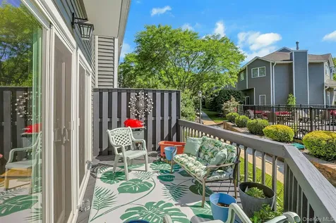 34 Village Green Bardonia NY 10954