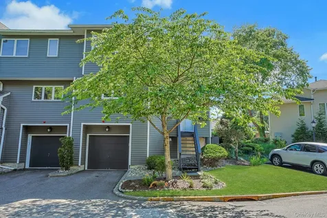 34 Village Green Bardonia NY 10954