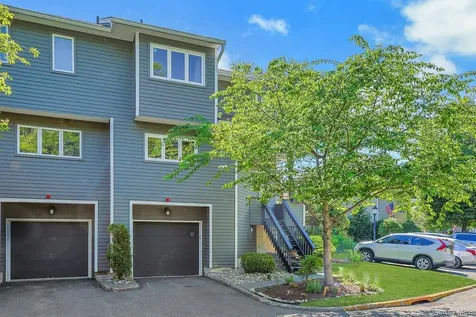 34 Village Green Bardonia NY 10954