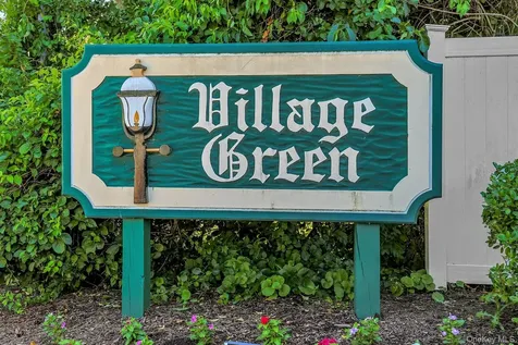 34 Village Green Bardonia NY 10954