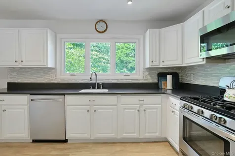 34 Village Green Bardonia NY 10954