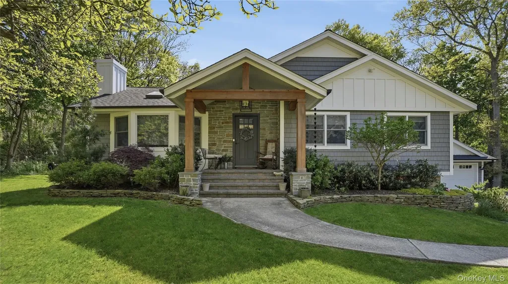 5 Canary Court Huntington NY 11743