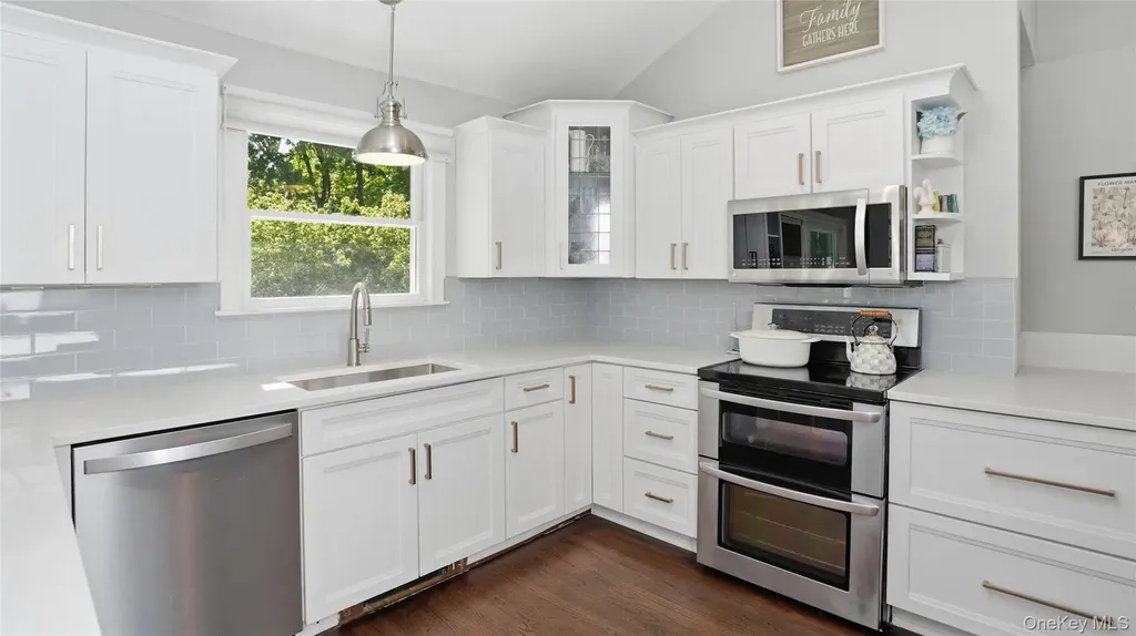 5 Canary Court Huntington NY 11743