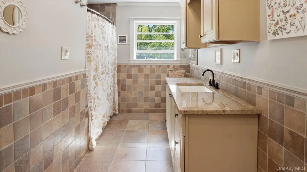 5 Canary Court Huntington NY 11743