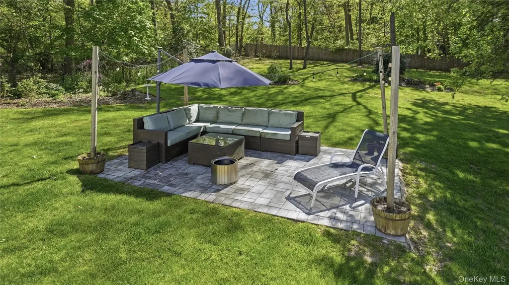 5 Canary Court Huntington NY 11743