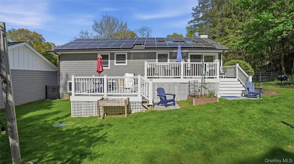 5 Canary Court Huntington NY 11743