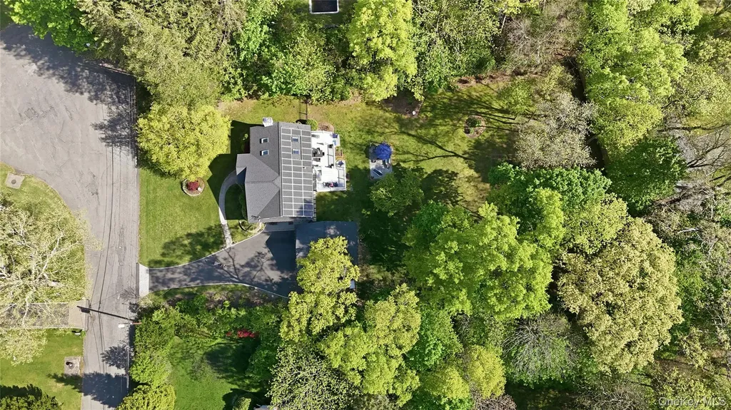 5 Canary Court Huntington NY 11743
