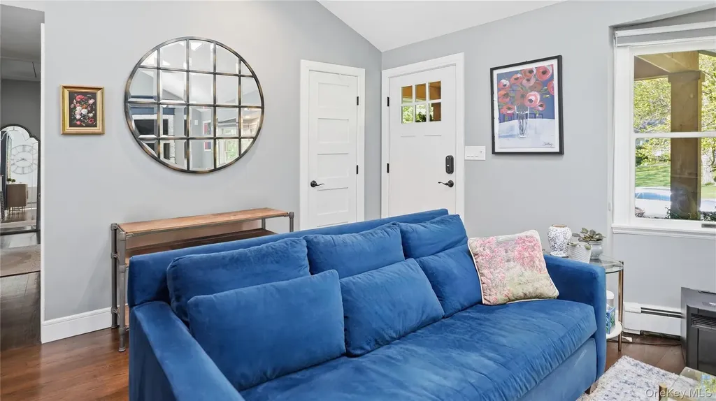 5 Canary Court Huntington NY 11743