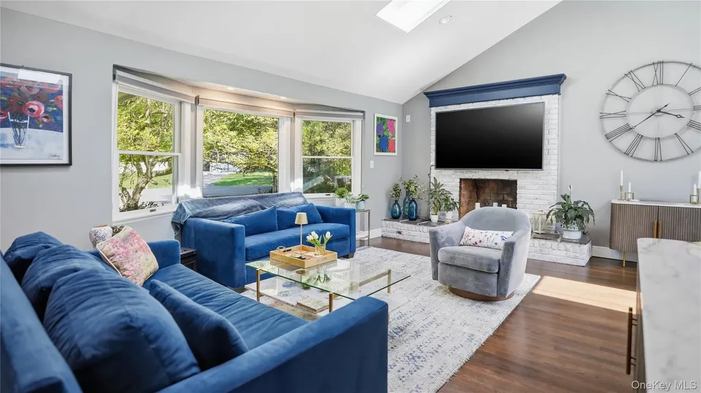 5 Canary Court Huntington NY 11743