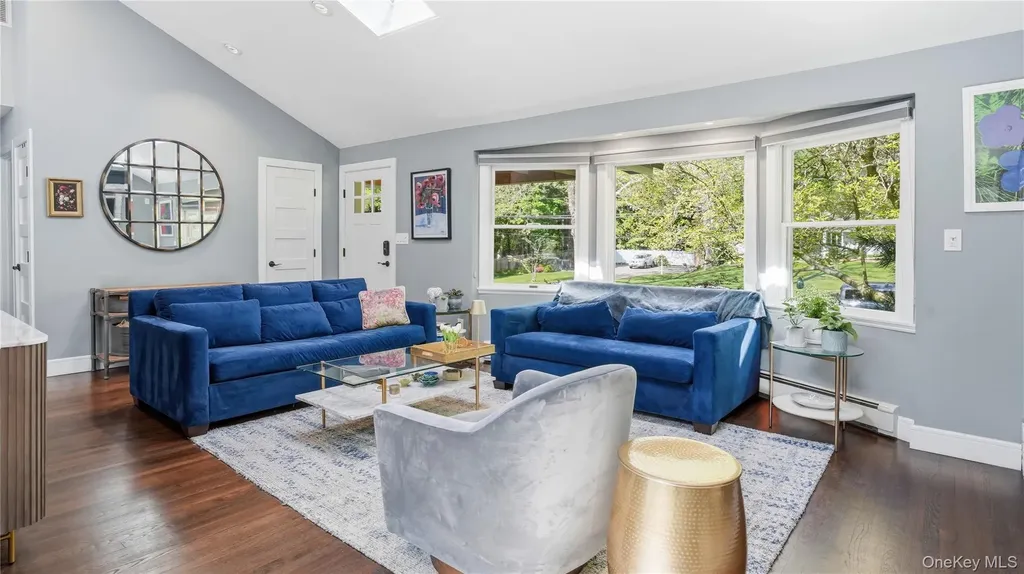 5 Canary Court Huntington NY 11743