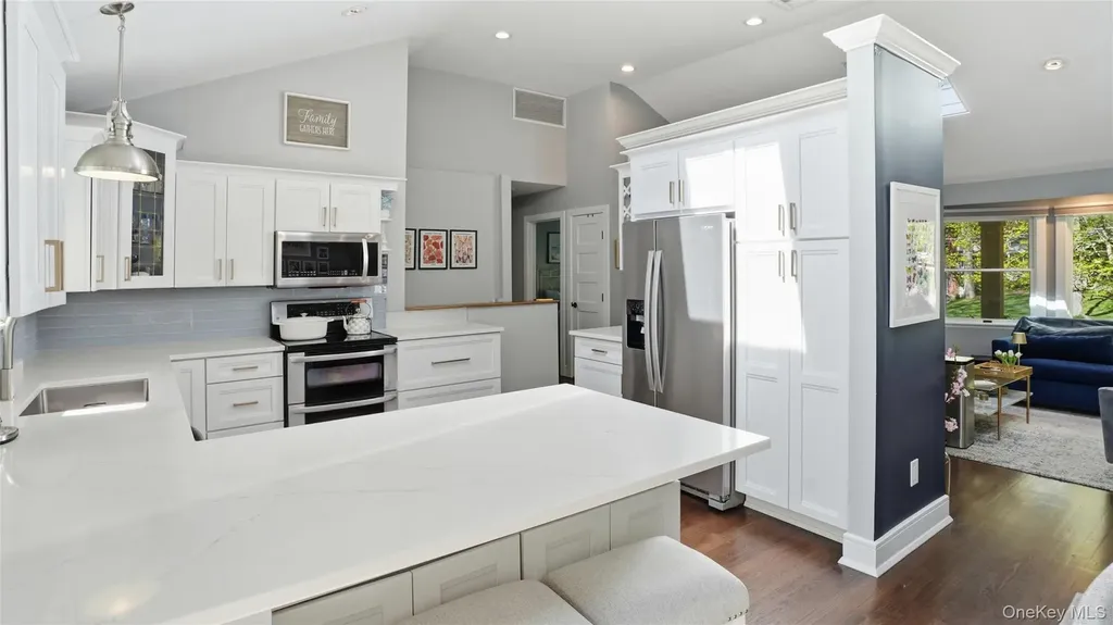 5 Canary Court Huntington NY 11743