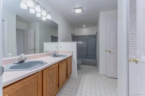 37 Rondout Harbor Port Ewen NY 12466