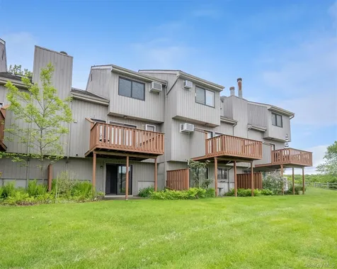 37 Rondout Harbor Port Ewen NY 12466