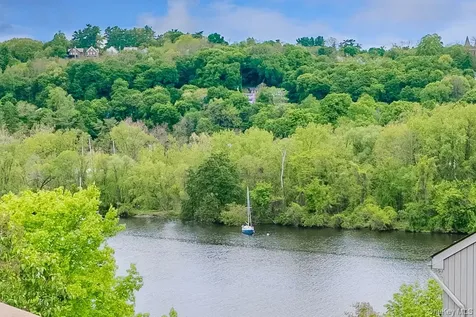 37 Rondout Harbor Port Ewen NY 12466