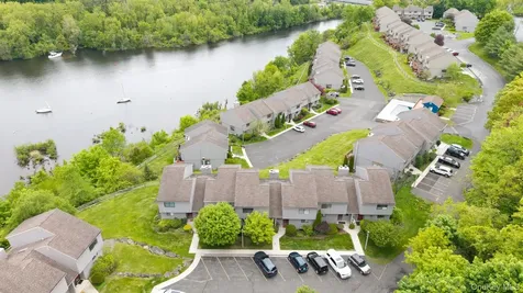 37 Rondout Harbor Port Ewen NY 12466