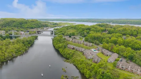 37 Rondout Harbor Port Ewen NY 12466