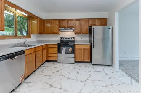 37 Rondout Harbor Port Ewen NY 12466
