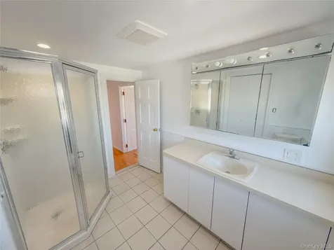 23 Garden City Avenue Point Lookout NY 11569