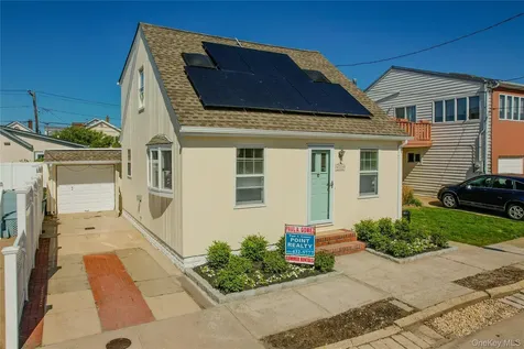 23 Garden City Avenue Point Lookout NY 11569