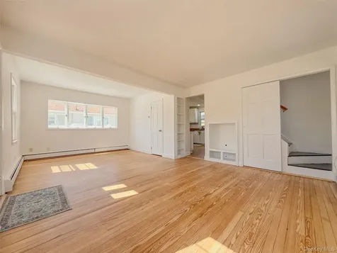23 Garden City Avenue Point Lookout NY 11569