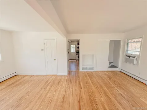 23 Garden City Avenue Point Lookout NY 11569