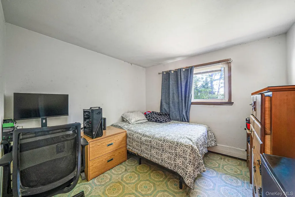 22 Anne Drive Selden NY 11784
