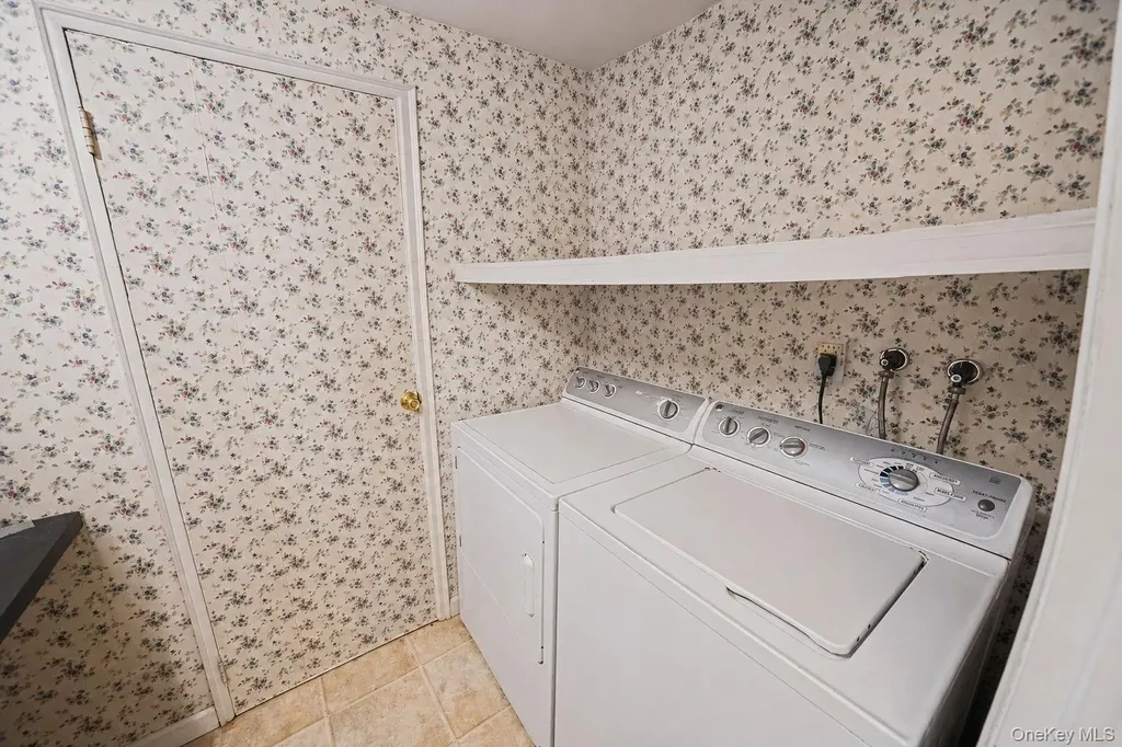 22 Anne Drive Selden NY 11784