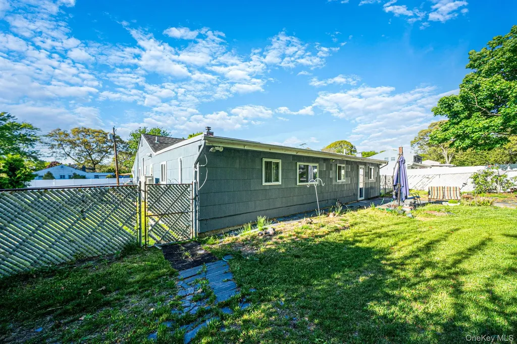22 Anne Drive Selden NY 11784