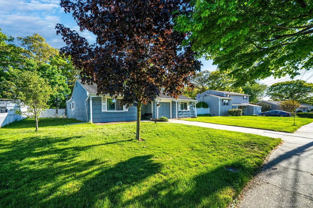 22 Anne Drive Selden NY 11784