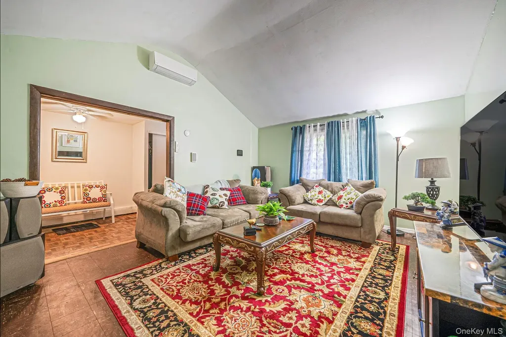 22 Anne Drive Selden NY 11784