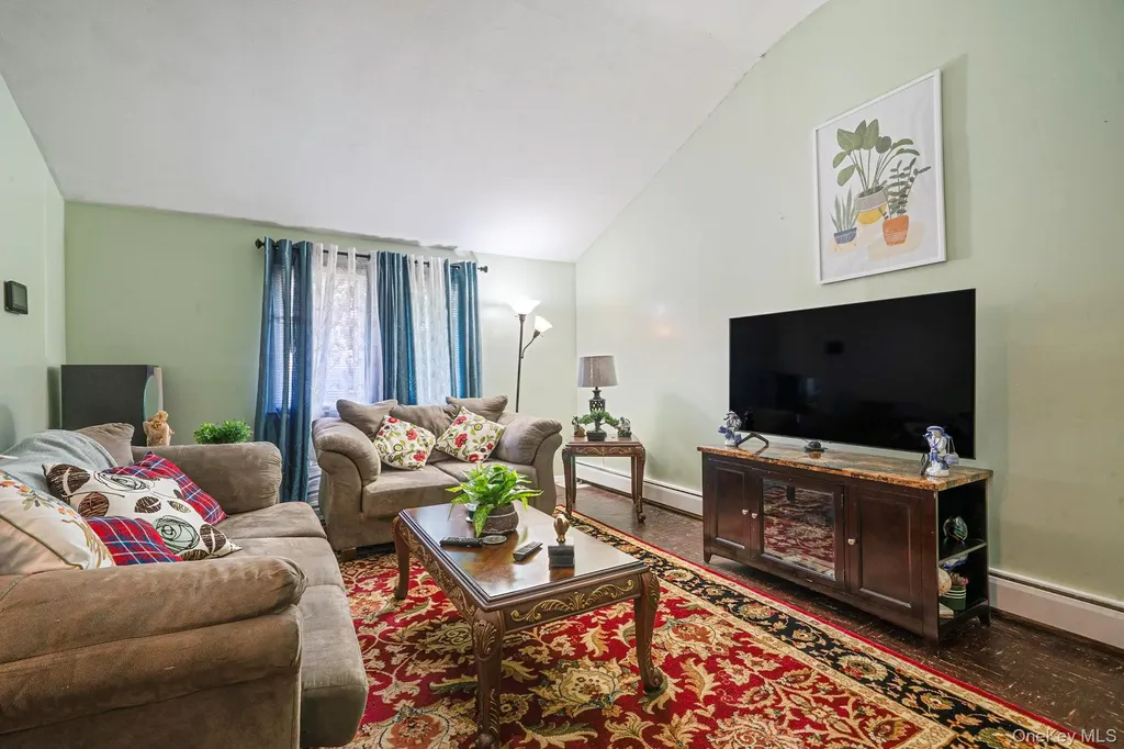 22 Anne Drive Selden NY 11784