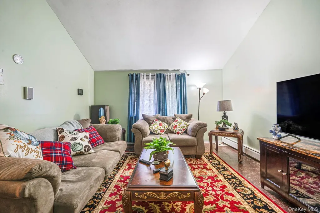 22 Anne Drive Selden NY 11784
