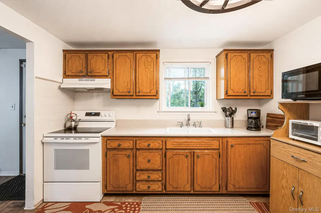 22 Anne Drive Selden NY 11784