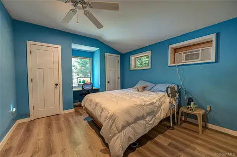 37 Crescent Bow Ridge NY 11961