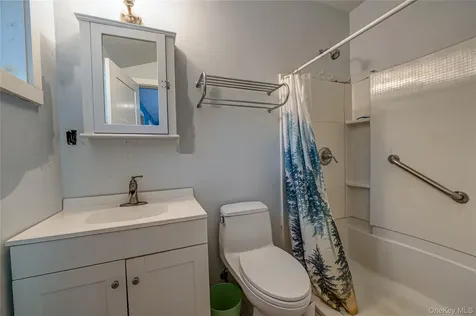 37 Crescent Bow Ridge NY 11961