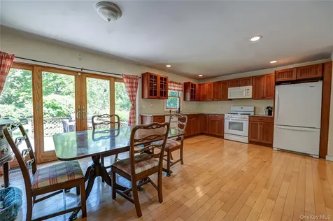 37 Crescent Bow Ridge NY 11961