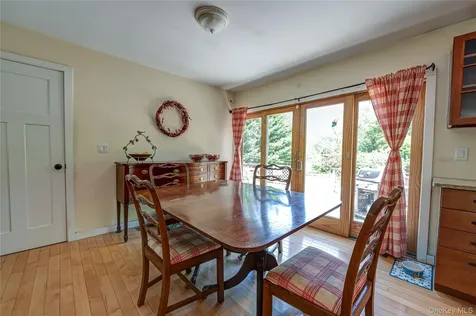 37 Crescent Bow Ridge NY 11961